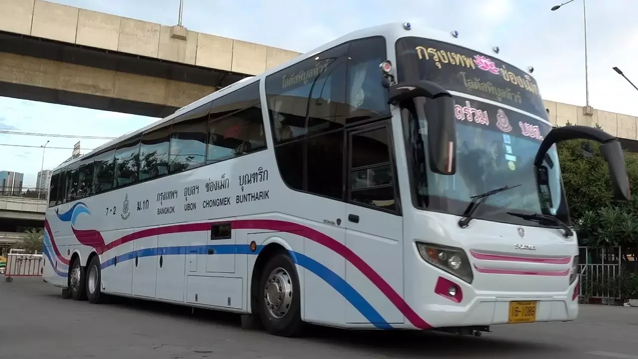ภาพตัวอย่างรถของโลตัสพิบูลทัวร์